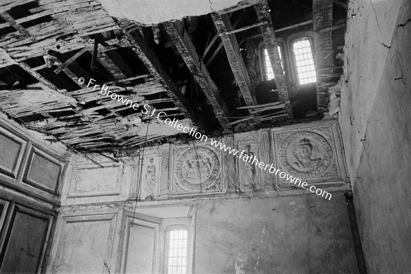 CARRICK CASTLE  DINING HALL FROM EAST END FRAGMENTS OF CEILING